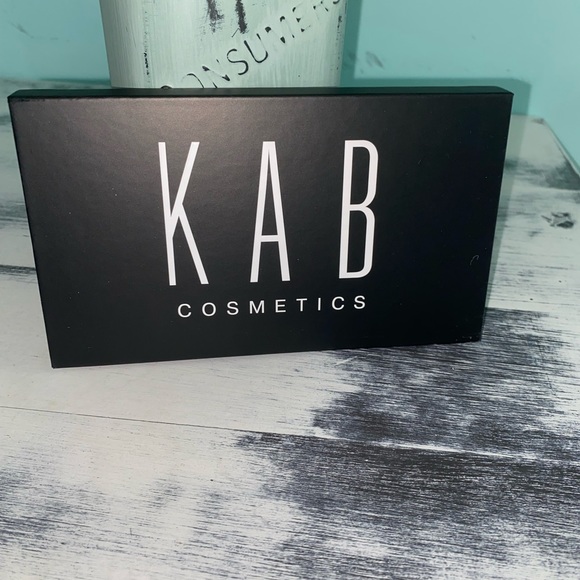 KAB Cosmetics Day + Night Eyeshadow Palette - Picture 6 of 8